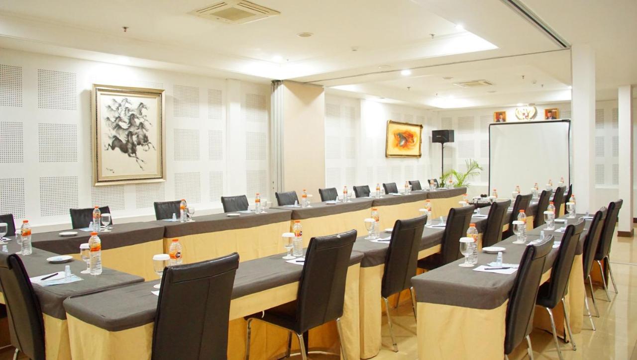 Gp Mega Kuningan Jakarta Exterior foto