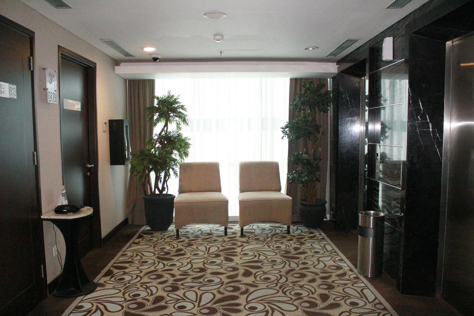 Gp Mega Kuningan Jakarta Exterior foto